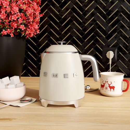 Bouilloire SMEG KLF05CREU Crème