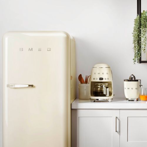 Réfrigérateur 1 porte SMEG FAB28RCR6 270L Crème vue d'ambiance 1