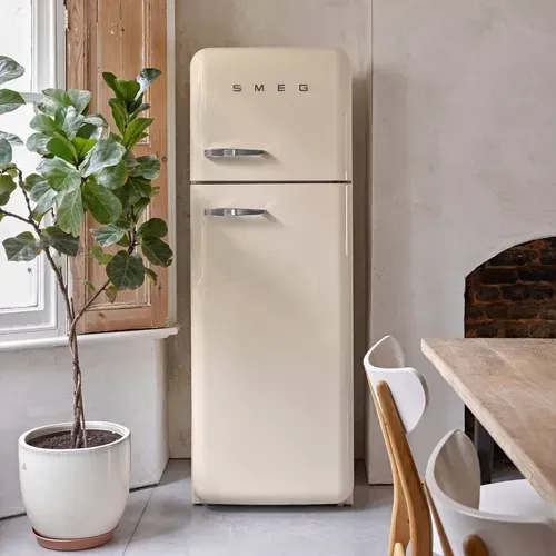 Réfrigérateur 2 portes SMEG FAB30RCR6 crème vue d'ambiance 1