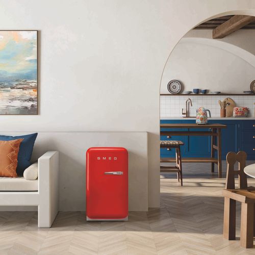 Réfrigérateur 1 porte SMEG FAB5LRD6 34L rouge vue d'ambiance 1