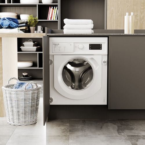 Lave linge intégrable HOTPOINT BIWMHG8146EU 8kg vue d'ambiance 1