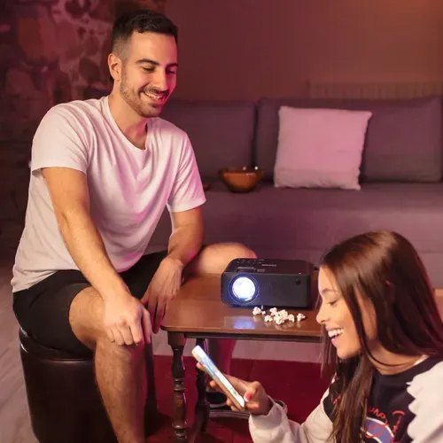 Vidéoprojecteur Cinéma Deluxe WiFi - 7 000 Lumens - Télécommande - HDMI, USB, AV IN, MicroSD