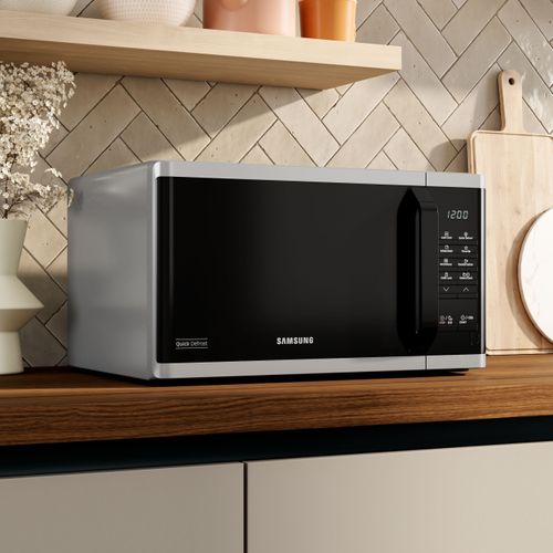 Four micro-ondes monofonction SAMSUNG MS23K3513AS 23L