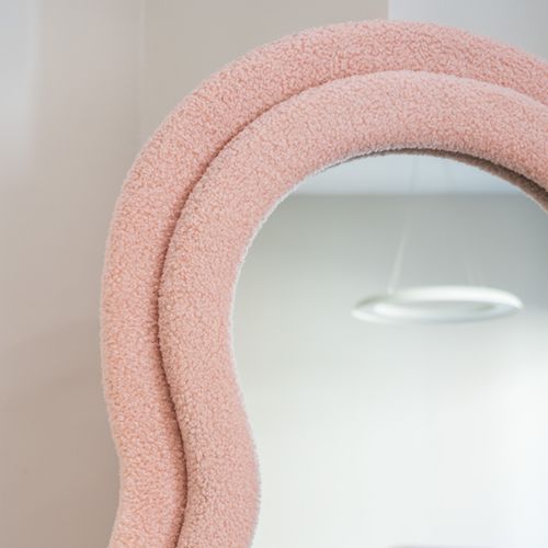Grand Miroir Sur Pied Asymétrique, Rose, Tissu Teddy, 160 X 60 X 4 Cm
