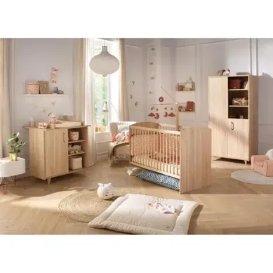 Ensemble Chambre Bébé Trio 120x60 Chêne Doré : Lit, Commode à Langer, Armoire Ensemble Chambre Bébé Trio 120x60 Chêne Doré : Lit, Commode à Langer, Armoire