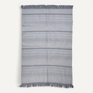 Tapis 120 X 180 Cm En Coton Brodé De Lignes Et Chevrons Gris – Flicker Tapis 120 X 180 Cm En Coton Brodé De Lignes Et Chevrons Gris – Flicker