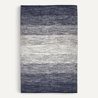 Tapis 120 X 180 Cm Coton Brodé Avec Dégradé De Bleu Vieilli – Saphir Tapis 120 X 180 Cm Coton Brodé Avec Dégradé De Bleu Vieilli – Saphir