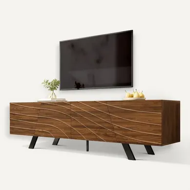 Meuble TV moderne 160 cm, façade ondulée effet noyer et pieds métal noirs, rangement et passe-câbles Meuble TV moderne 160 cm, façade ondulée effet noyer et pieds métal noirs, rangement et passe-câbles