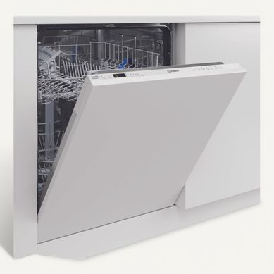 Lave-vaisselle intégrable INDESIT IN2IFA14B3N60 vue 3/4