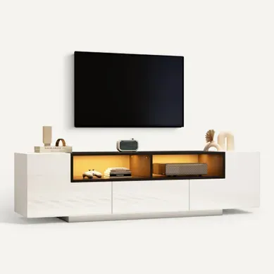 Meuble TV Bas Blanc Et Noir De 180 Cm Avec Éclairage LED, 2 Portes En L, Tiroir, Compartiment Ouvert Meuble TV Bas Blanc Et Noir De 180 Cm Avec Éclairage LED, 2 Portes En L, Tiroir, Compartiment Ouvert