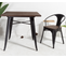 Table style industriel en métal noir mat et plateau en bois foncé - 80x80 cm